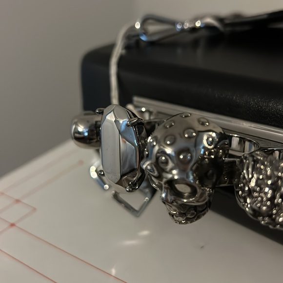 New authentic Alexander McQueen bag - Picture 4 of 11